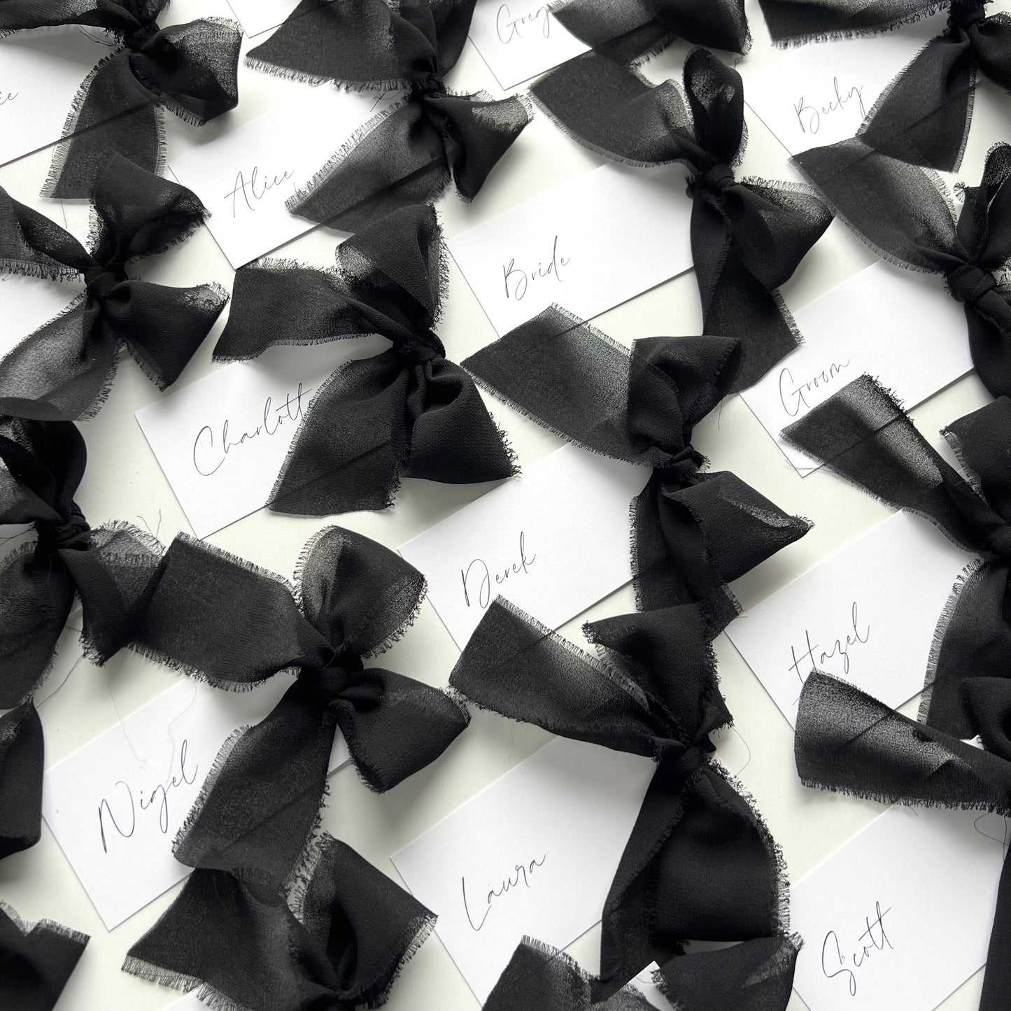 Poppy Place Card With Black Bow