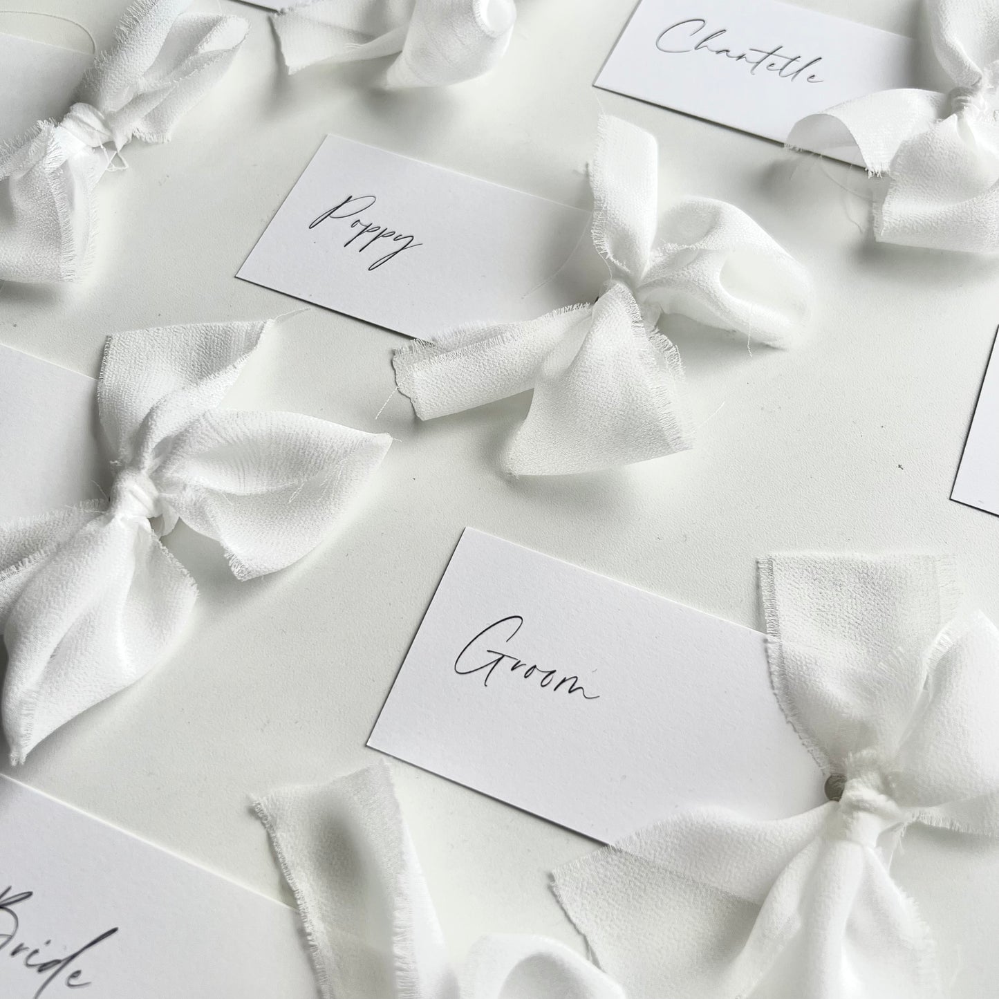 Poppy Place Card With White Bow