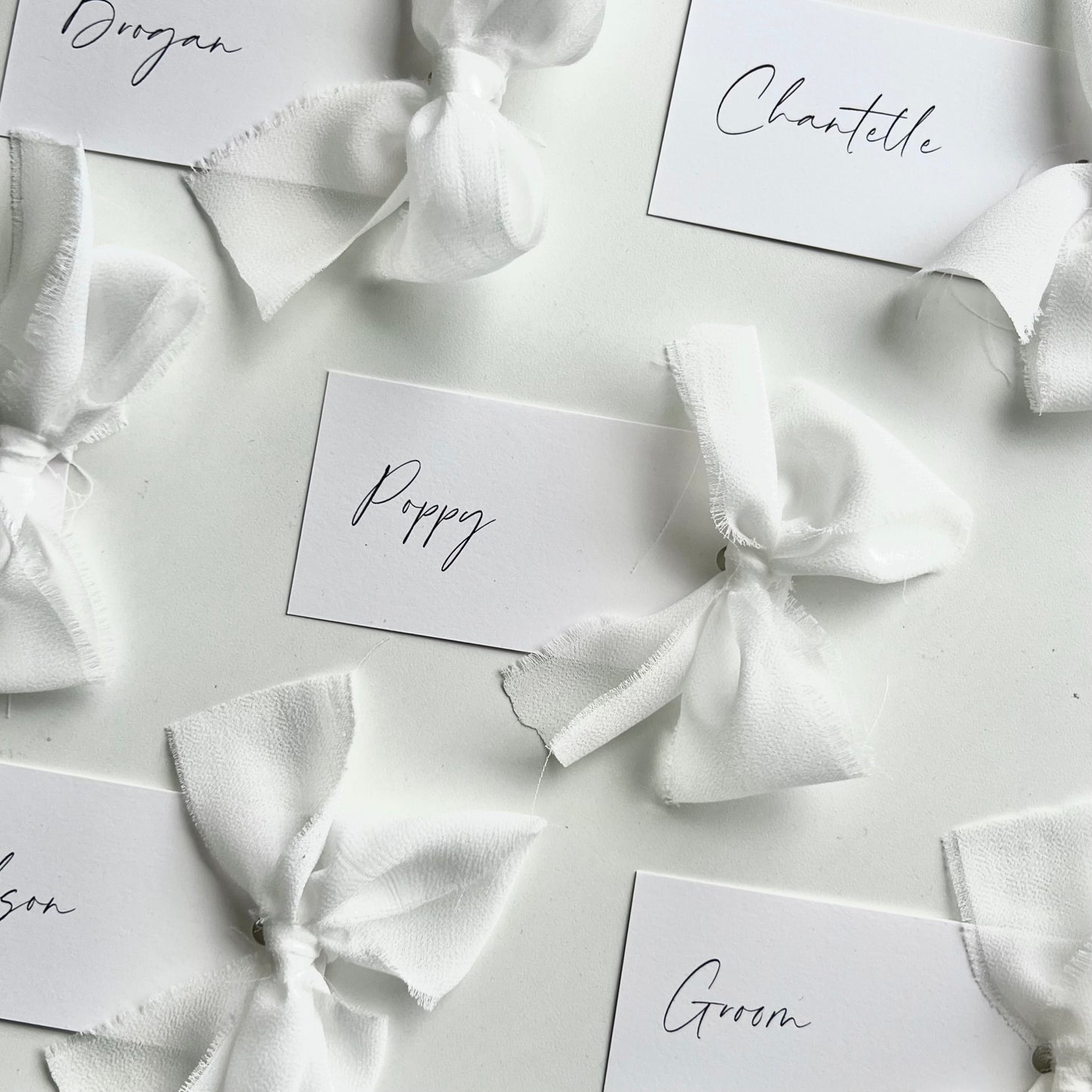 Poppy Place Card With White Bow