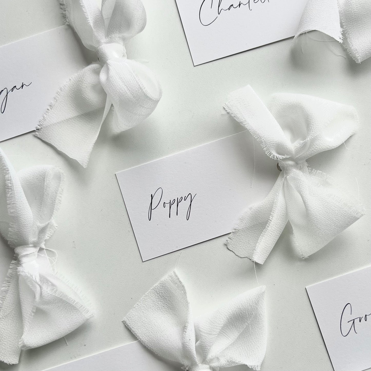 Poppy Place Card With White Bow