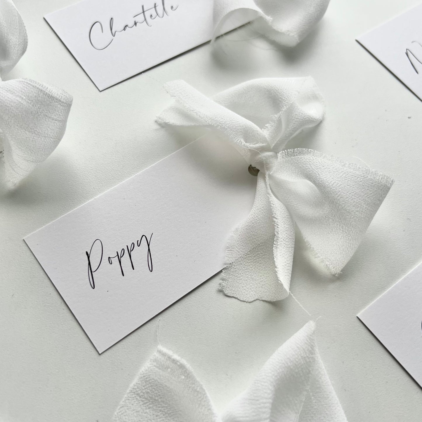 Poppy Place Card With White Bow